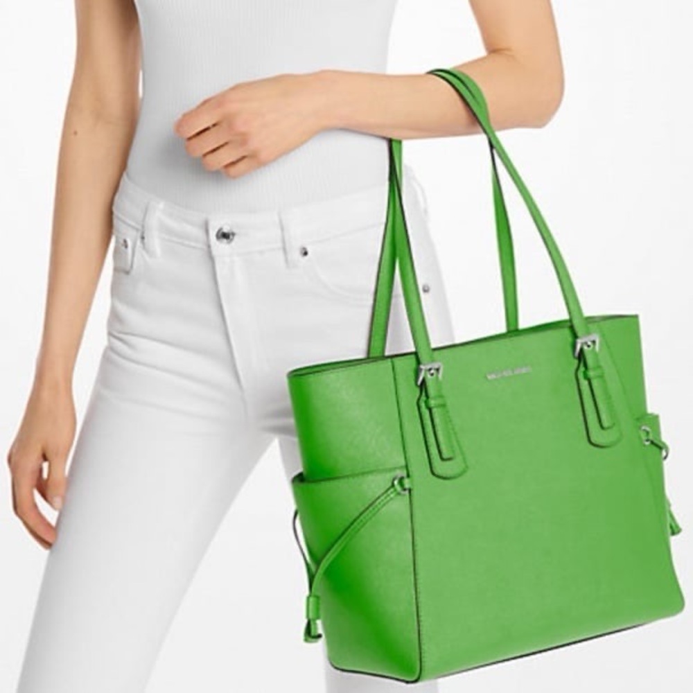 Michael Kors Women’s Jungle Green Large Saffiano Leather Voyager Tote Bag - Picture 2 of 14